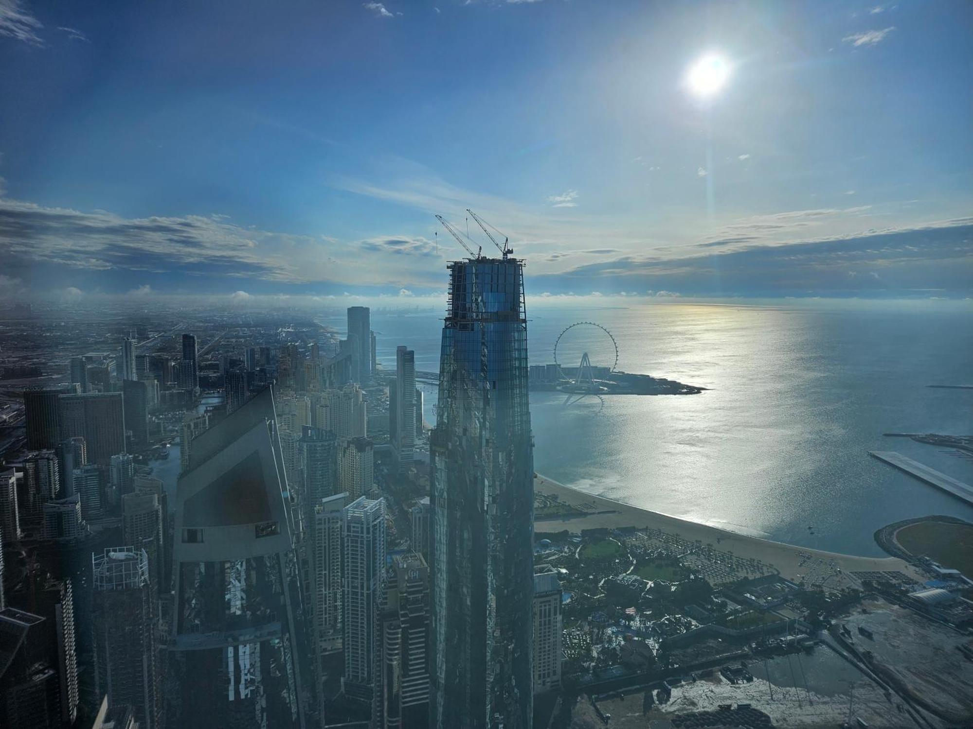 Super Host At Highest Residential Tower In The World, Private Rooms In A Shared Apartment دبي المظهر الخارجي الصورة
